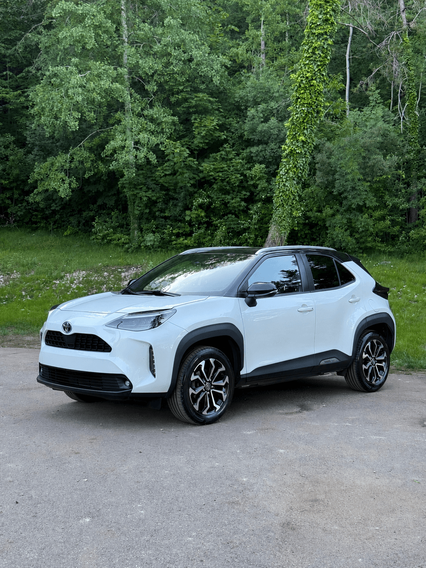Toyota Yaris Cross Hybrid 2022 - rent a car Montenegro